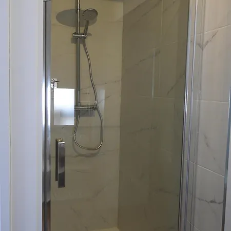 Otel Sandra 3*